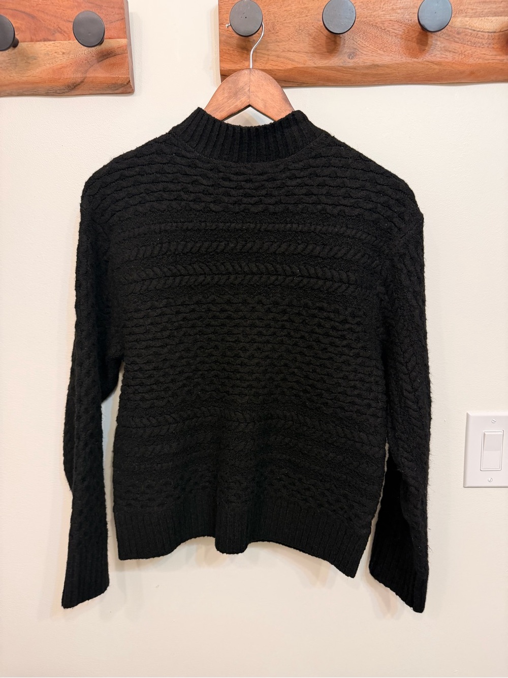 Pink Lily Medium Classic Black Cable-Knit Women's Sweater